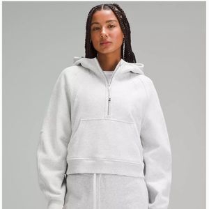 Lululemon scuba 1/2 zip. Light grey color. Size M/L.